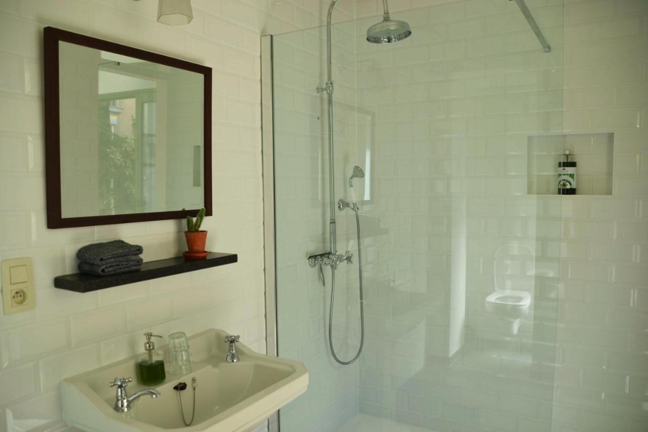 Quiet Apartment In Antwerp Near Parc - B&B Intermezzo - Business & Leisure Bagian luar foto